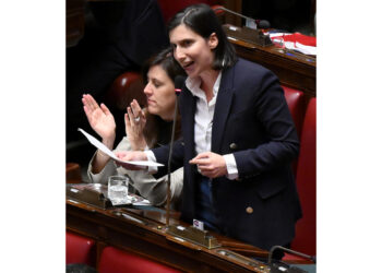 Centrodestra non applaude l'intervento della segretaria del Pd