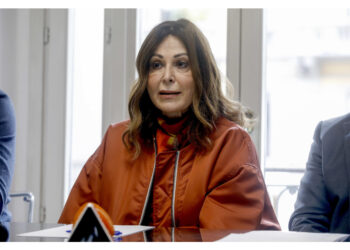 Presentato in Procura Milano. Parte processo falso in bilancio