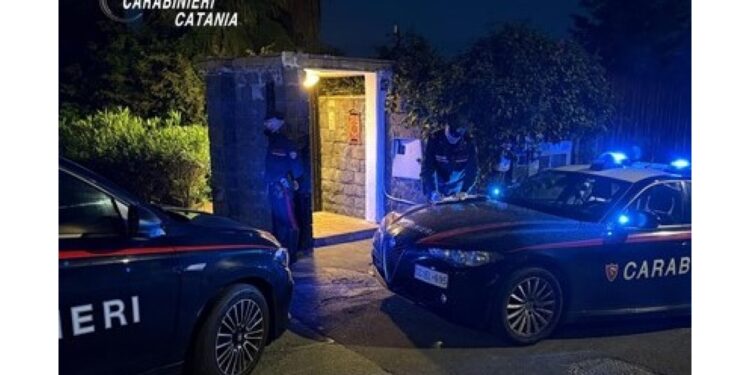 Sparatoria a un festa di compleanno nel Catanese