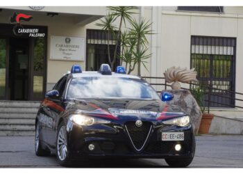 Rissa tra due gruppi di giovani dopo serata in pizzeria
