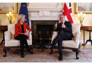 Gb e Ue impegnate a sganciarsi dall'energia russa e a riarmarsi