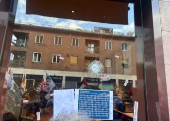 Lancio di fumogeni all'altezza di piazzale Baiamonti