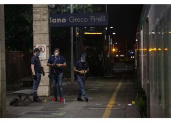Era in monopattino con genitori nella stazione di Greco-Pirelli