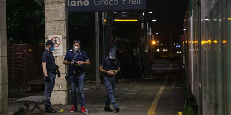 Era in monopattino con genitori nella stazione di Greco-Pirelli