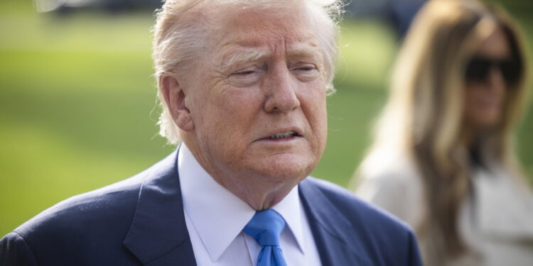 Livello più basso in primi 100 giorni di qualsiasi presidente