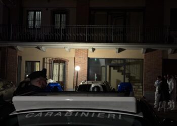 L'aspettava davanti casa e le aveva detto di lasciare compagno