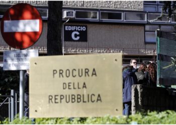 I contatti privati di Mattarella e Meloni. Indaga pm Roma