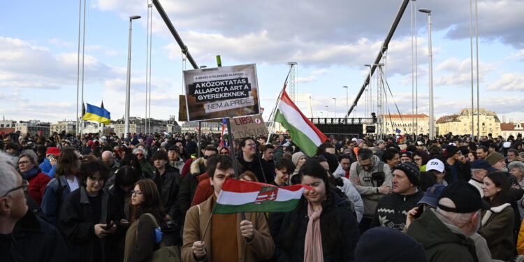 Approvata modifica alla Costituzione con cui si vieta il Pride