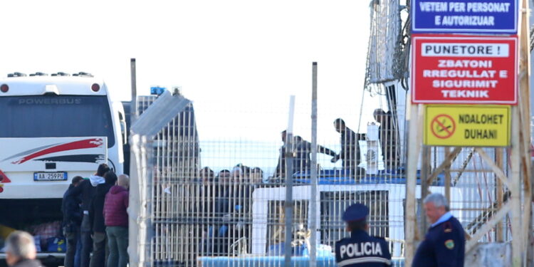 Il ministero: 'il carcere mai aperto