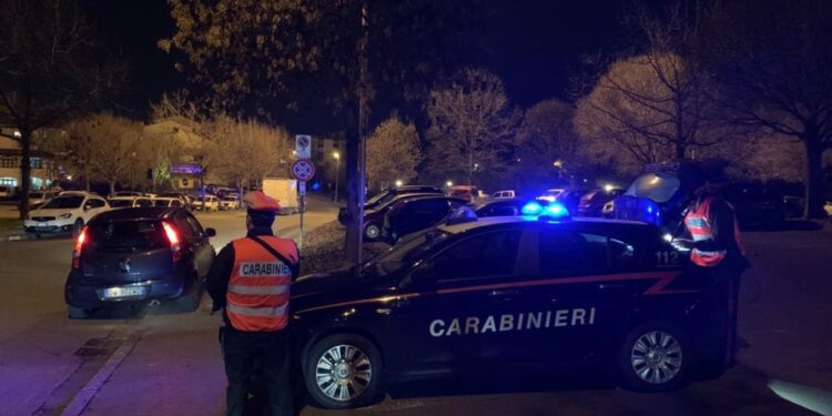Uno ai domiciliari. Indagini all'ombra di 'guerra delle grucce'