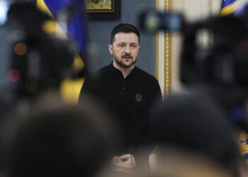 'Un Paese così grande ha paura di chiamare 'russo' il missile'
