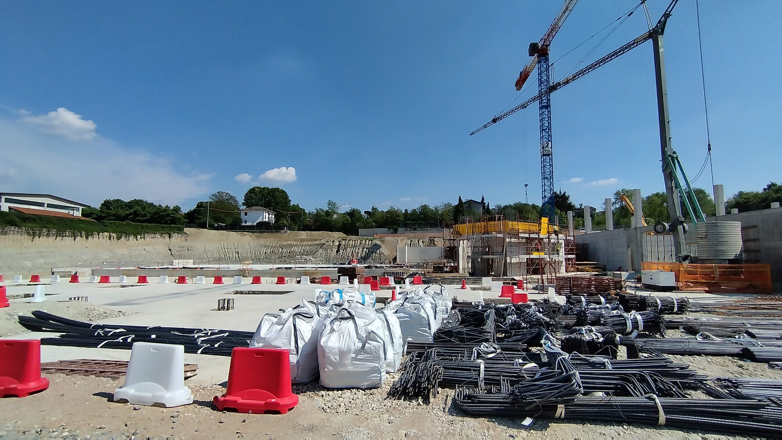 Nuova arena di Cantù, sopralluogo nel cantiere. Le immagini
