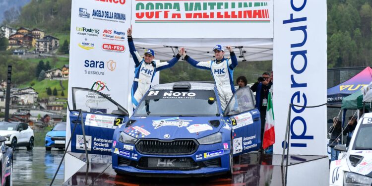 Re e Vozzo festeggiano il successo al Rally Coppa Valtellina 2025