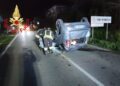 Un’auto si ribalta sulla statale dei Giovi