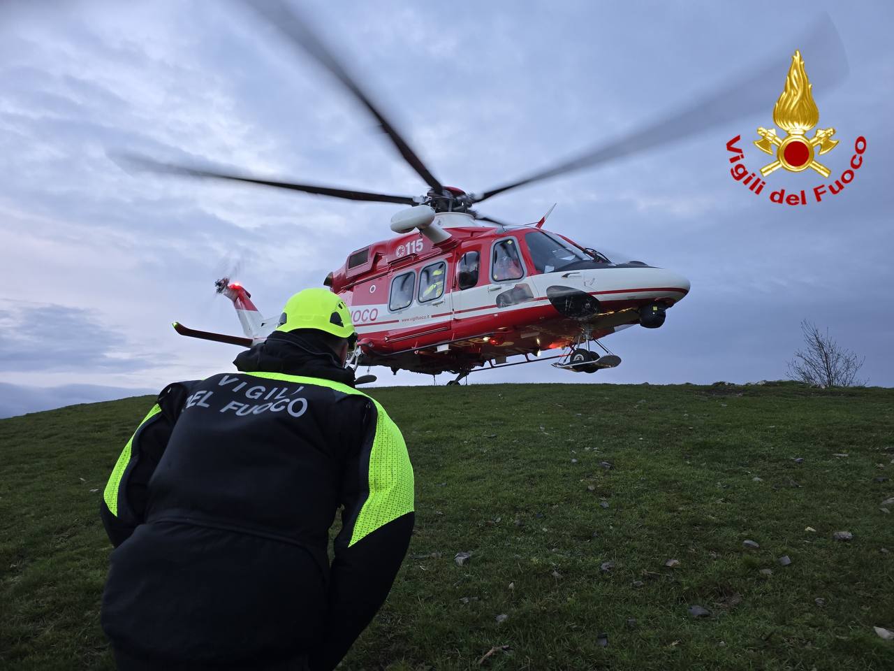 Un gruppo di 25 scout bloccato dal maltempo: intervento dei vigili del fuoco sul monte Boletto