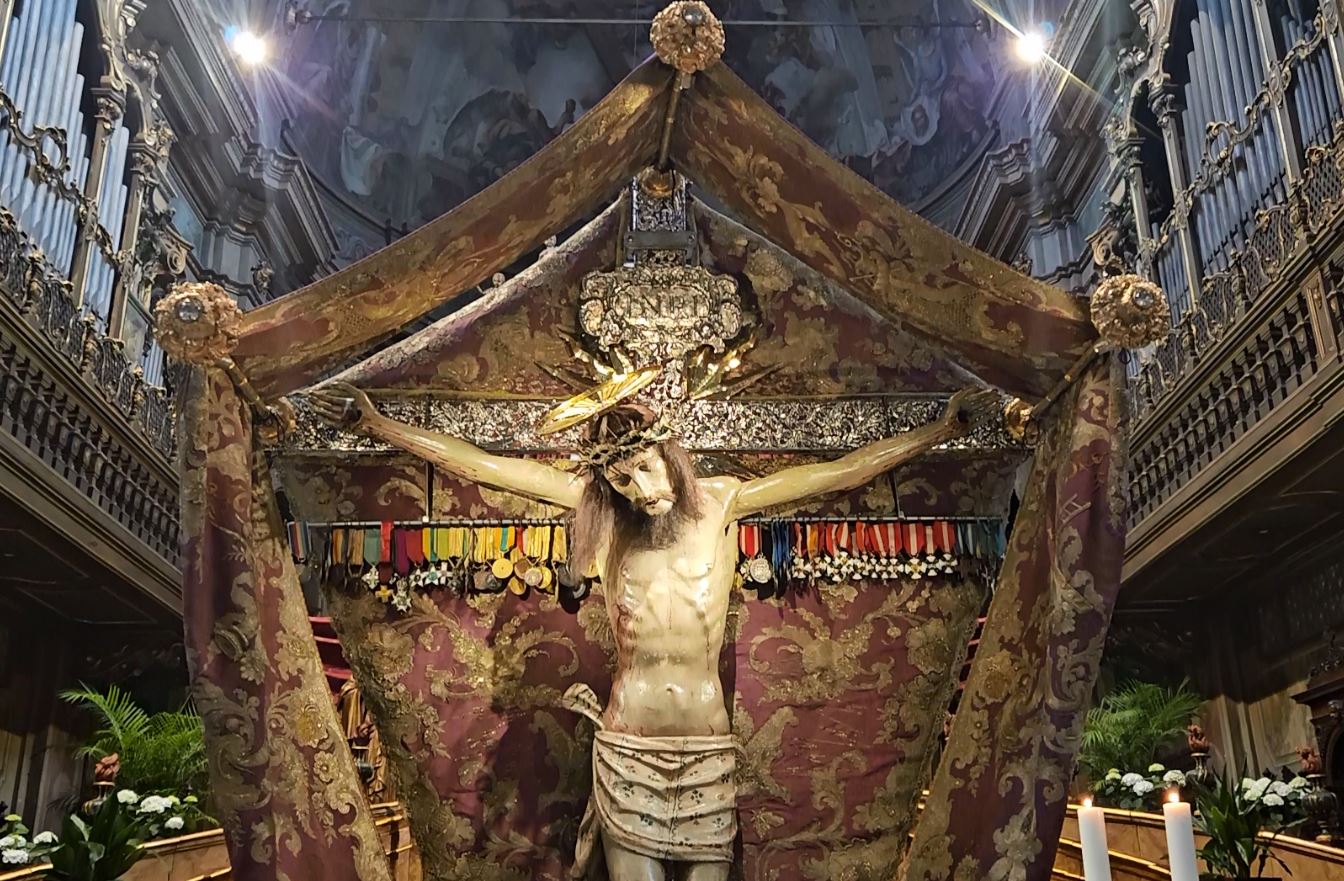 Settimana Santa, il messaggio di accoglienza e speranza del cardinale Cantoni