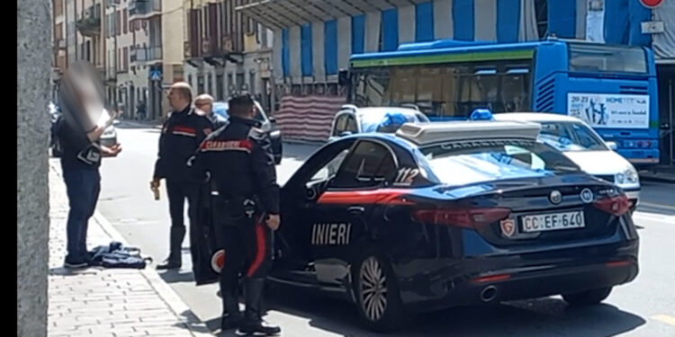 Carabinieri piazza Vittoria