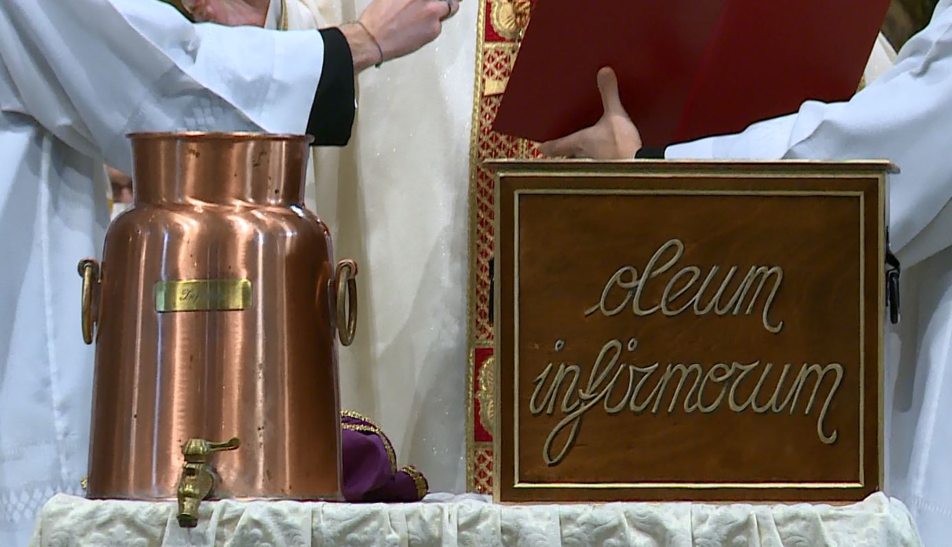 In Duomo a Como la messa del “Crisma”, la speranza al centro dell’omelia del cardinale Cantoni