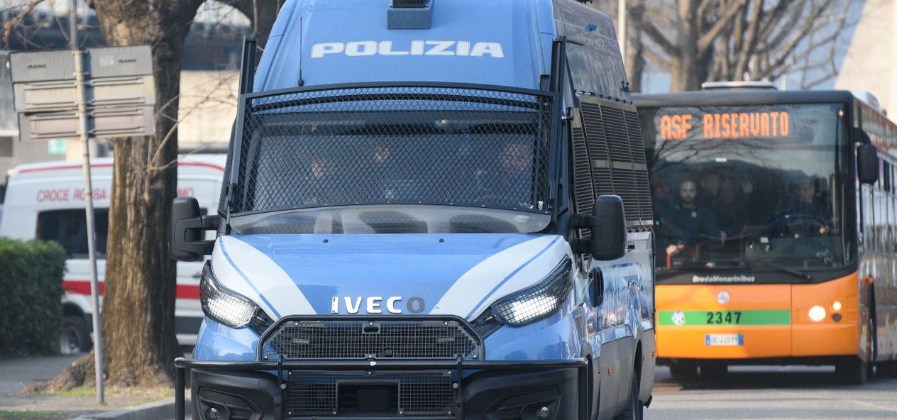 Tentano di entrare allo stadio con biglietti contraffatti, due tifosi denunciati e Daspo di un anno