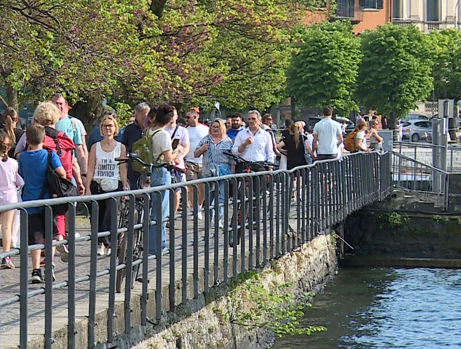A Capri varata l’ordinanza “anti-petulanza”, Como e l’isola del Golfo di Napoli unite per un turismo di qualità