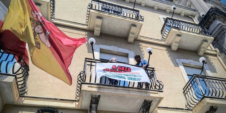 Sindaco Aci Sant'Antonio: 'non può lasciarci indifferenti'