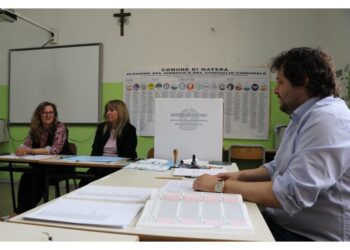 Alle 23 l'ultima rilevazione. Si vota fino alle 15 di domani