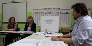 Alle 23 l'ultima rilevazione. Si vota fino alle 15 di domani