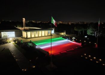 Proiettate foto dei militari italiani morti in terra straniera