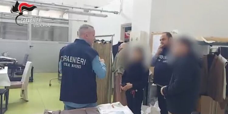 Un arresto dei carabinieri di Milano