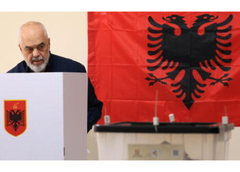 Il partito del premier ottiene oltre il 52% dei voti
