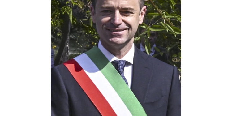 I due arrestati negano le accuse