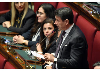 Leader M5s a Meloni: 'rimane seduta