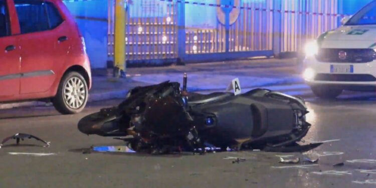 A Milano. La vittima aveva 21 anni ed era senza patente