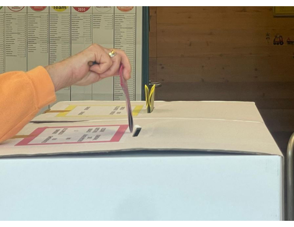 Candidato morì in rogo, in 31 lo votano per ricordarlo