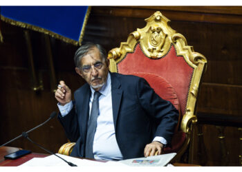 'Chiarimento urgente su uso canguro in Commissione su riforma'