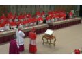 Poi la processione verso la Cappella Sistina