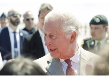 Via a visita lampo con Camilla. Il re a inaugurazione Parlamento