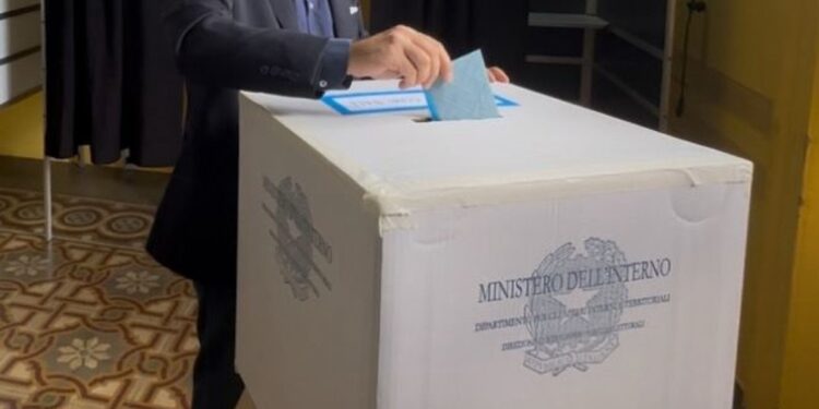Nei 10 comuni pugliesi ha votato il 34