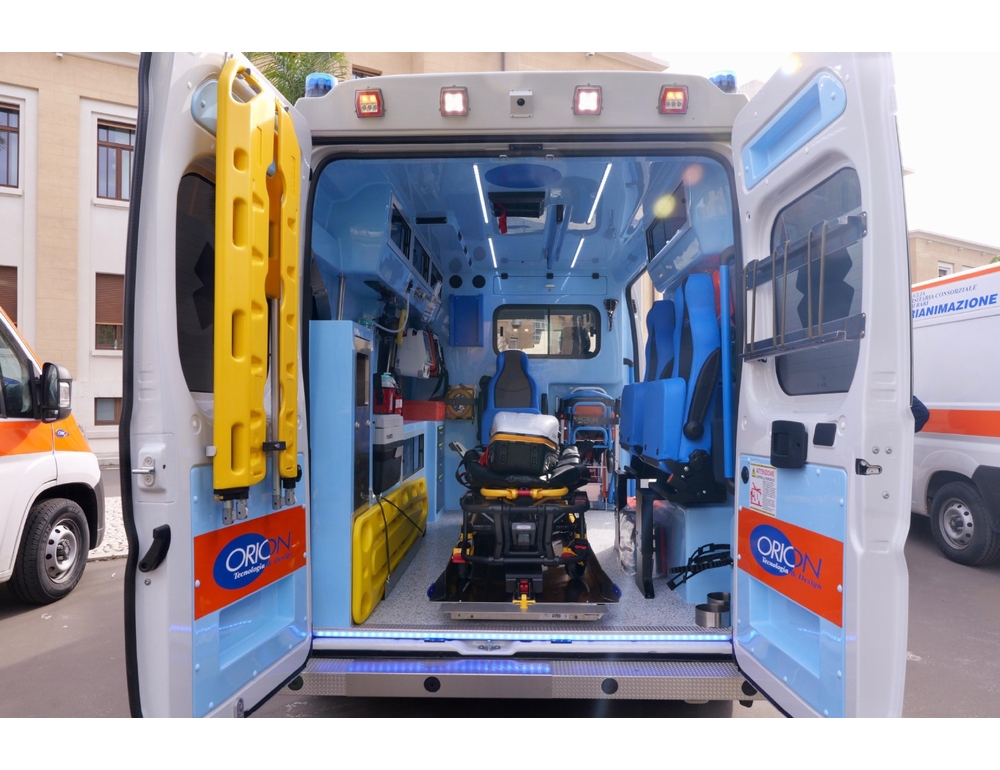 I lavoratori estratti dalla macerie a Carmiano