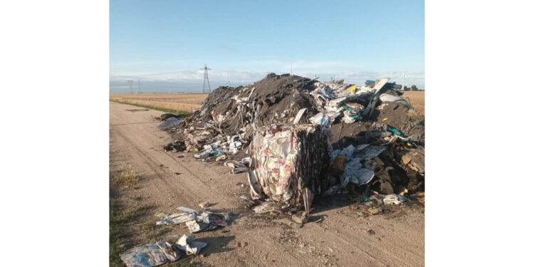 Nei pressi di Manfredonia. "Non possiamo diventare pattumiera"