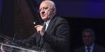 'Non devono immaginare che Campania divenga merce di scambio'