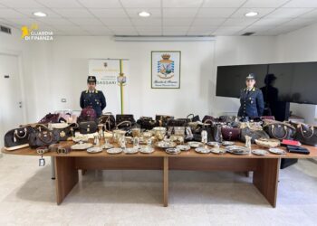 Sequestrati da Gdf anche 13 chili di oggetti argento e un'auto