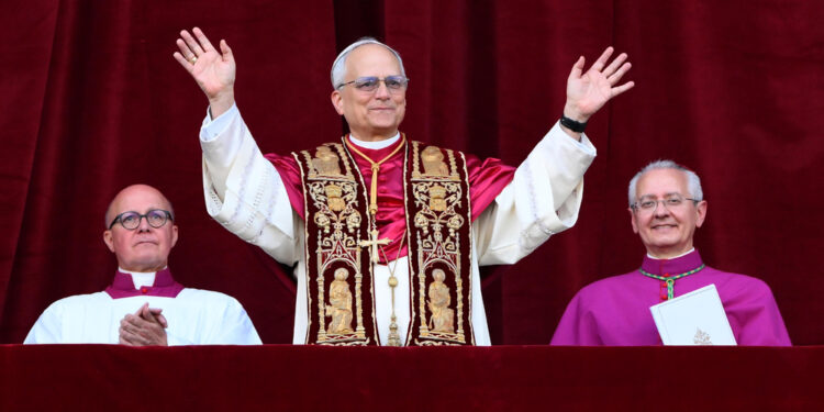 Domenica il Regina Coeli dalla Loggia centrale
