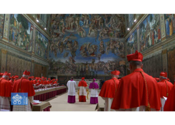 I cardinali elettori nella Sistina