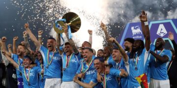 L'applausometro del Maradona premia Conte