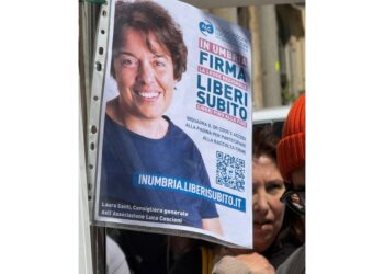 Laura Santi raccoglie firme per campagna 'Liberi subito'