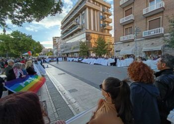 'Celebriamo un rito funebre'