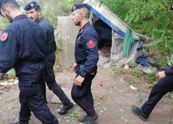 Prima le diede le dosi e poi nascose il cadavere in un bosco