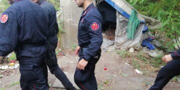 Prima le diede le dosi e poi nascose il cadavere in un bosco