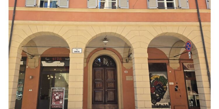 Zuppi a Bologna abita in una casa di riposo per sacerdoti